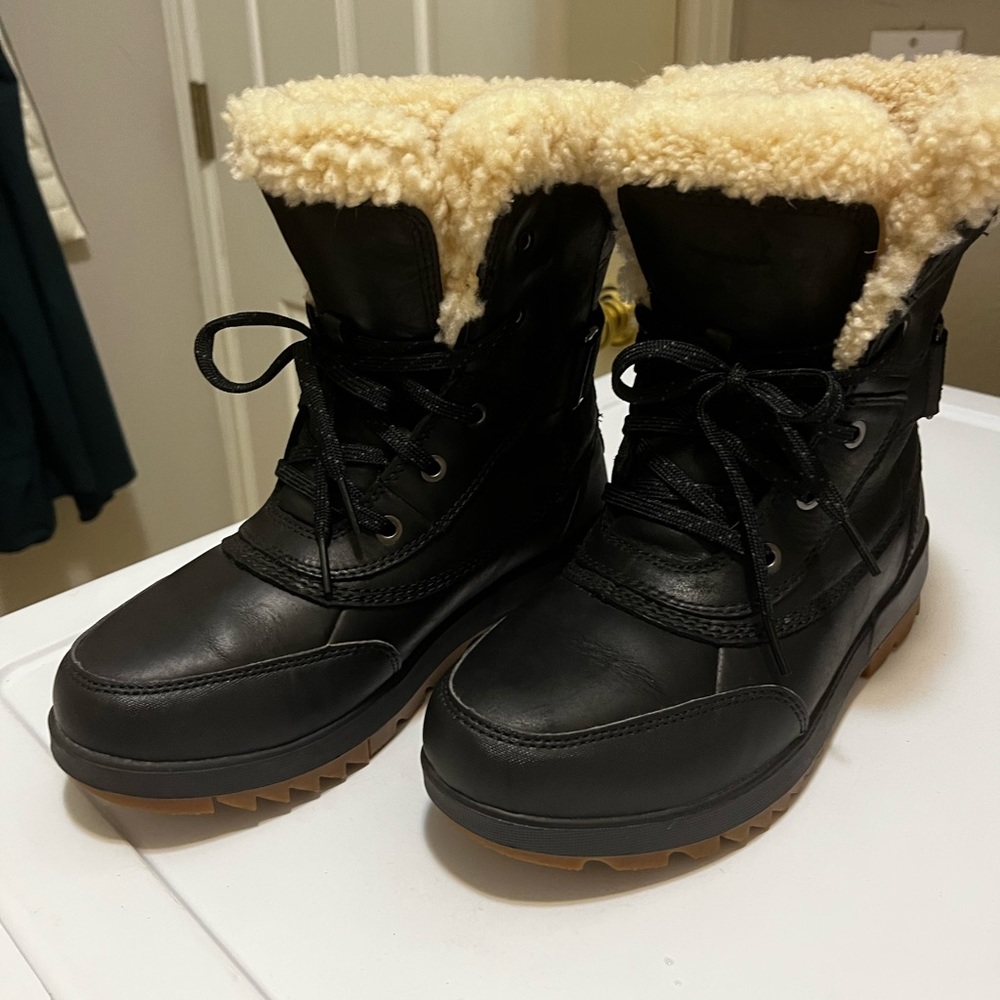 EUC Sorel Tivoli Black Winter Boots Size 8
